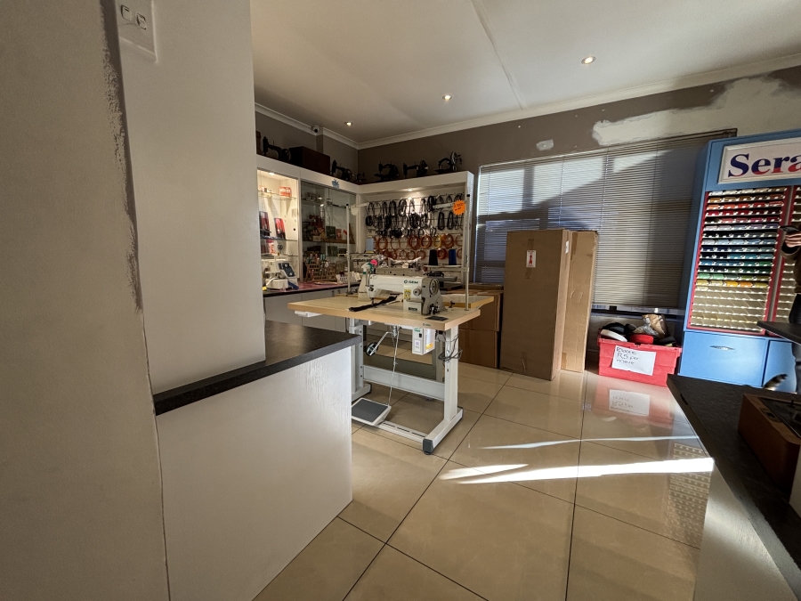 5 Bedroom Property for Sale in Glenlilly Western Cape